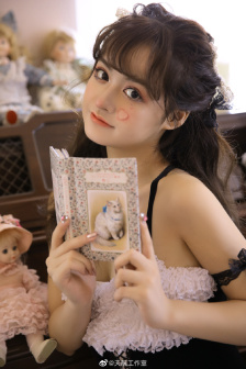 第一次挺進瑩瑩的身體里視頻